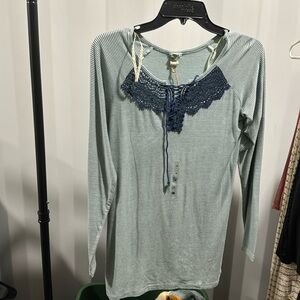 New Buckle gimmicks long sleeve top